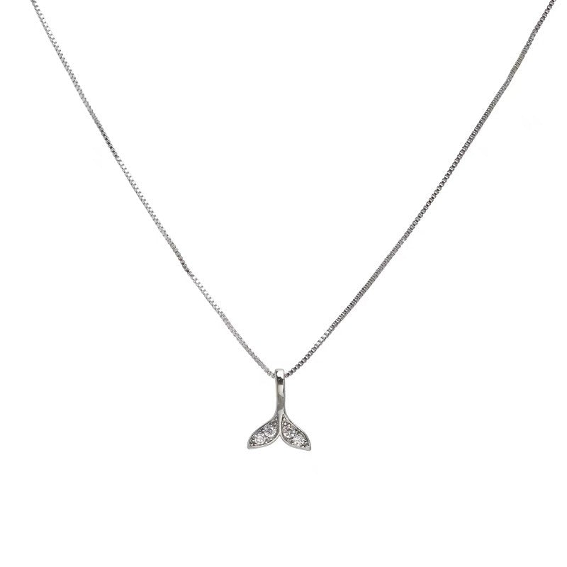 Damen Halskette mit elegantem Walflossenanhänger und funkelnden Zirkonia Shop Nory