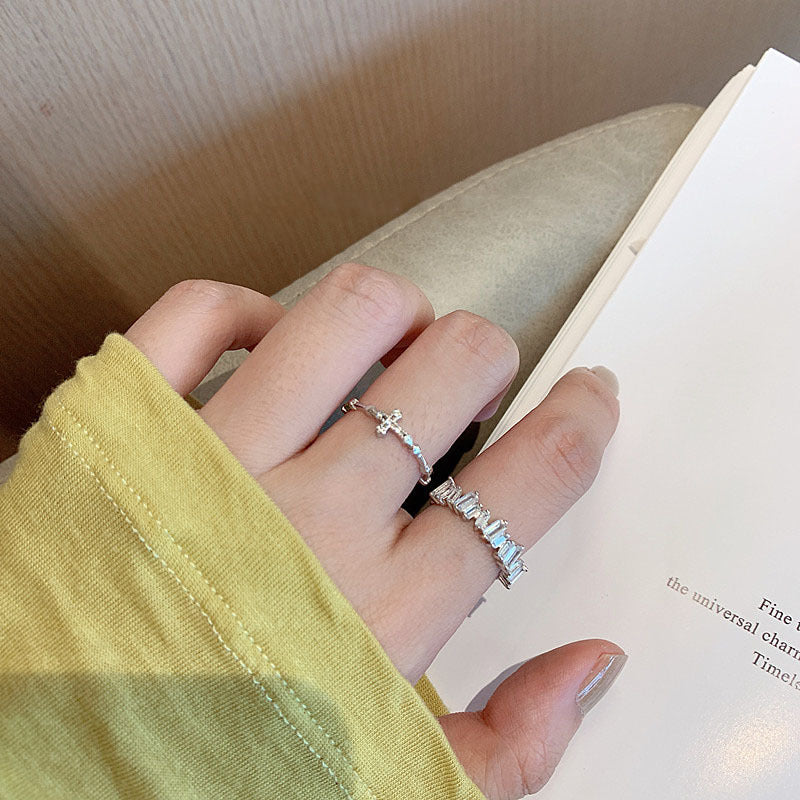 Damen Glänzender Zirkonia Ring mit eleganter Baguette-Fassung Shop Nory