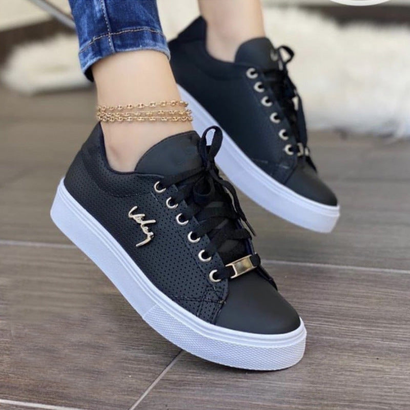 Damen Freizeitsneaker mit atmungsaktivem Obermaterial und modischen Zierelementen