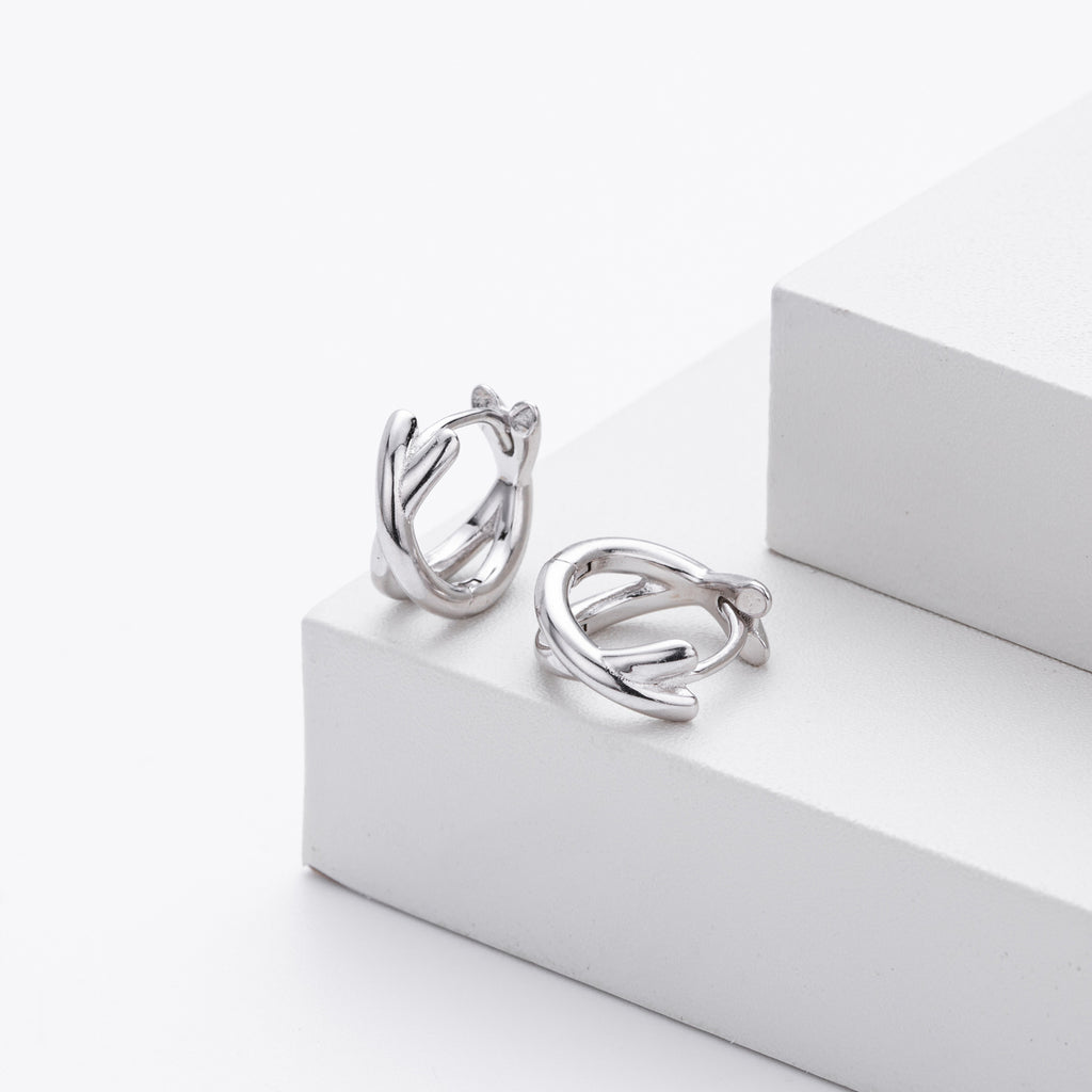 Damen Creolen Ohrhänger mit zeitgemäßem X-Design aus 925 Sterlingsilber Shop Nory