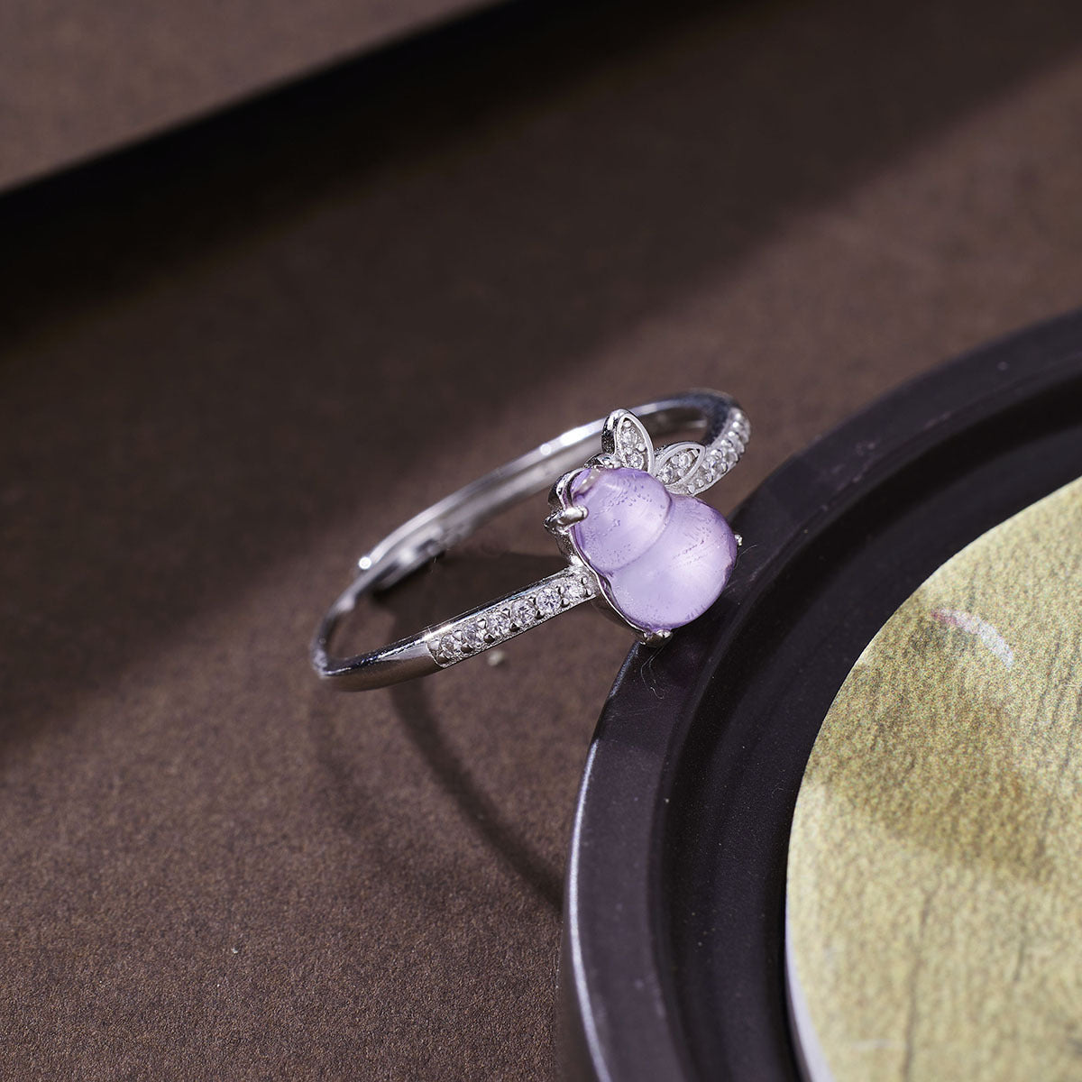 Damen Ring mit kunstvollem Blumenmuster und funkelnden Zirkonia Shop Nory