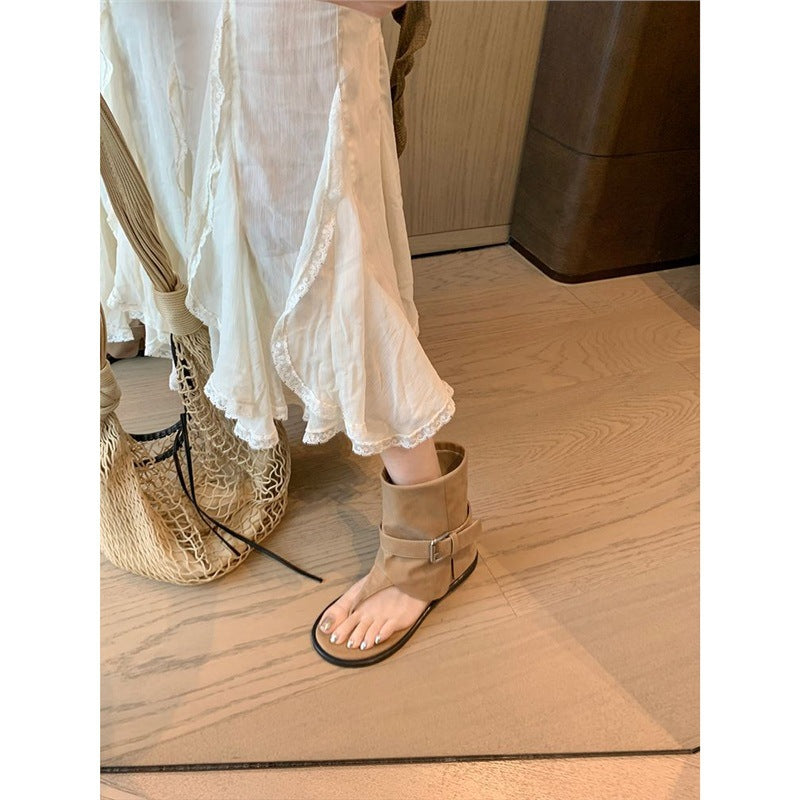 Damen Knöchelhohe Wildleder‑Sandale mit Zehensteg, Umschlagmanschette und Schnallenriemen Shop Nory
