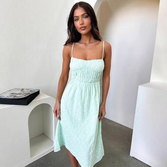 Damen Sommerliches Midi-Kleid mit verstellbaren Spaghettiträgern und Raffung Shopnory