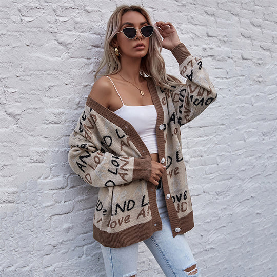 Damen Oversize-Strickcardigan mit Jacquard-Textmuster, V‑Ausschnitt & Knopfleiste Shop Nory