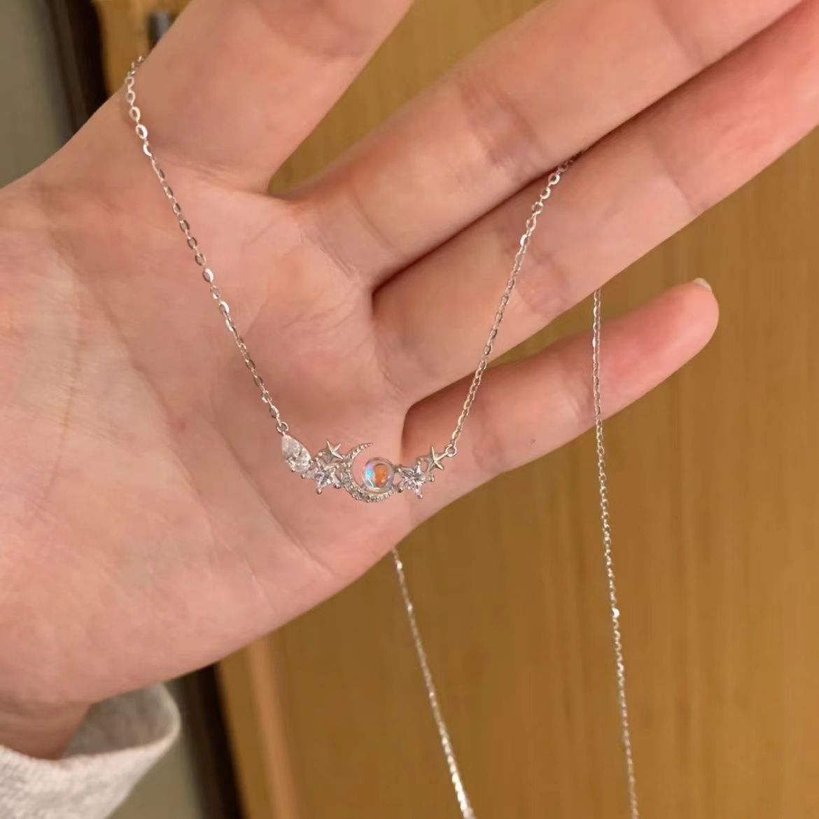 Damen filigrane Halskette mit funkelndem Anhänger Shop Nory