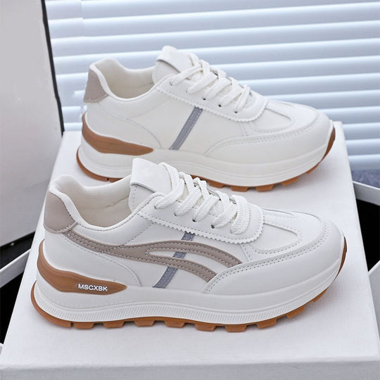 Damen Voluminöse Plateausneaker mit rutschfester Gummiprofilsohle und seitlichen Zierstreifen Shop Nory