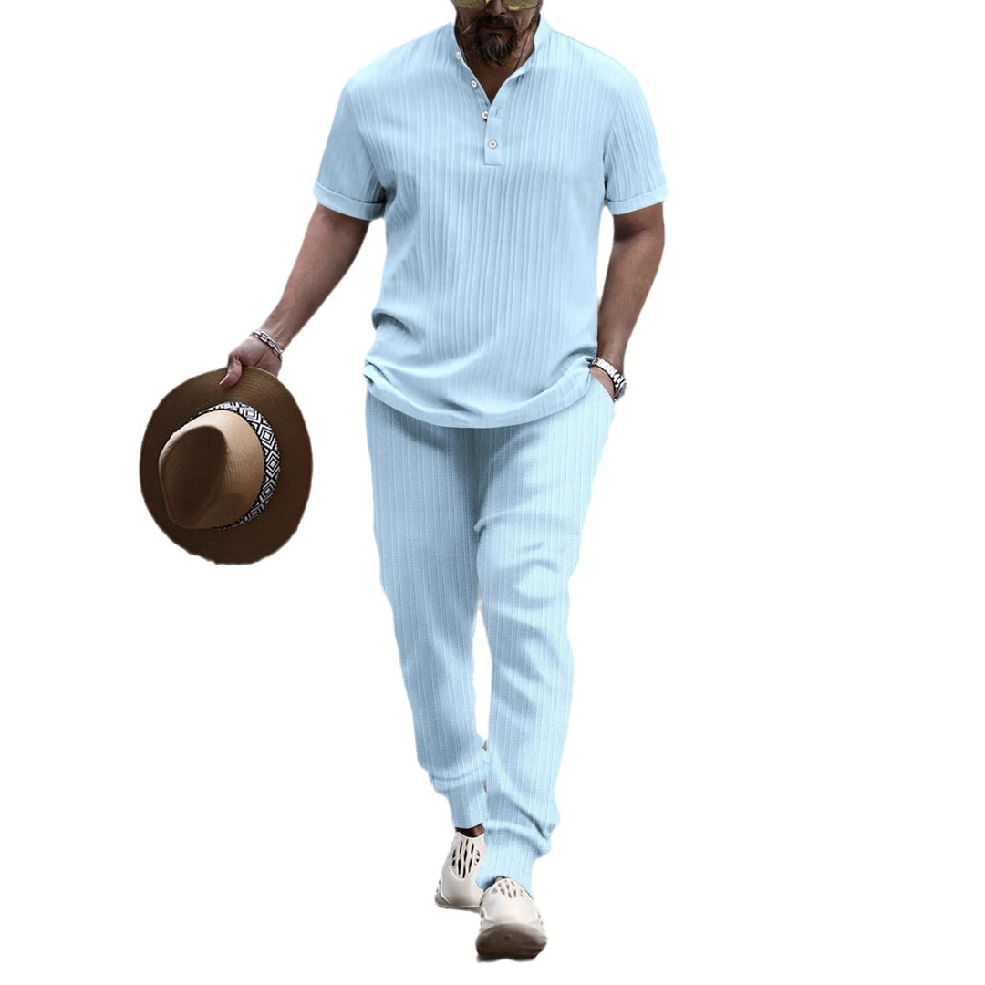 Herren kurzärmeliges Henley-Polo mit Stehkragen, feiner Längsripp-Struktur und entspanntem Relax-Fit Shop Nory