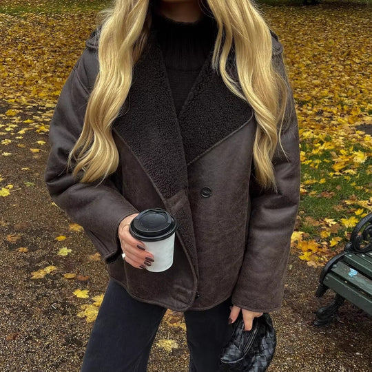 Damen Kastenförmige Kurzjacke aus Velourslederimitat mit Teddykragen und verdeckter Knopfleiste Shop Nory