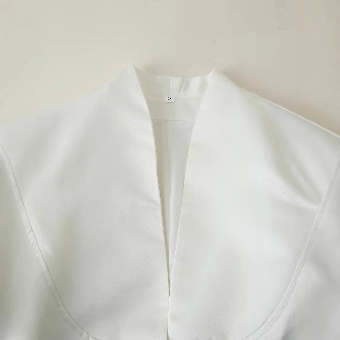 Damen elegante Blazerjacke mit modischem Stehkragen und dekorativen Knopfdetails Shopnory