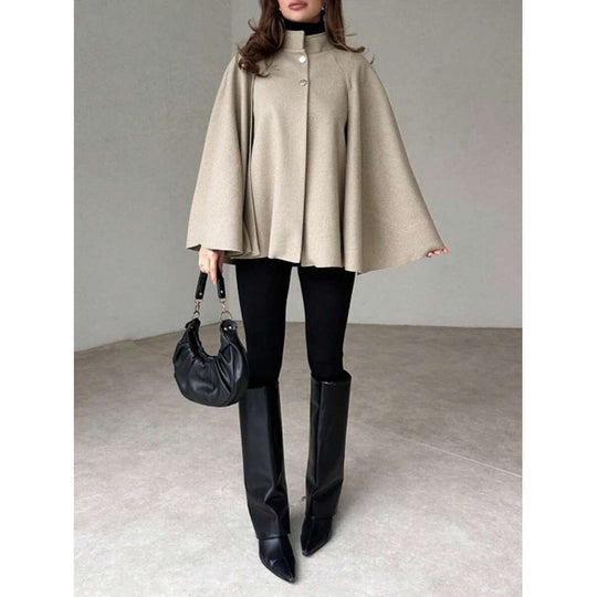 Damen Cape-Mantel mit Stehkragen, fließender A-Linie und verdeckter Knopfleiste Shop Nory