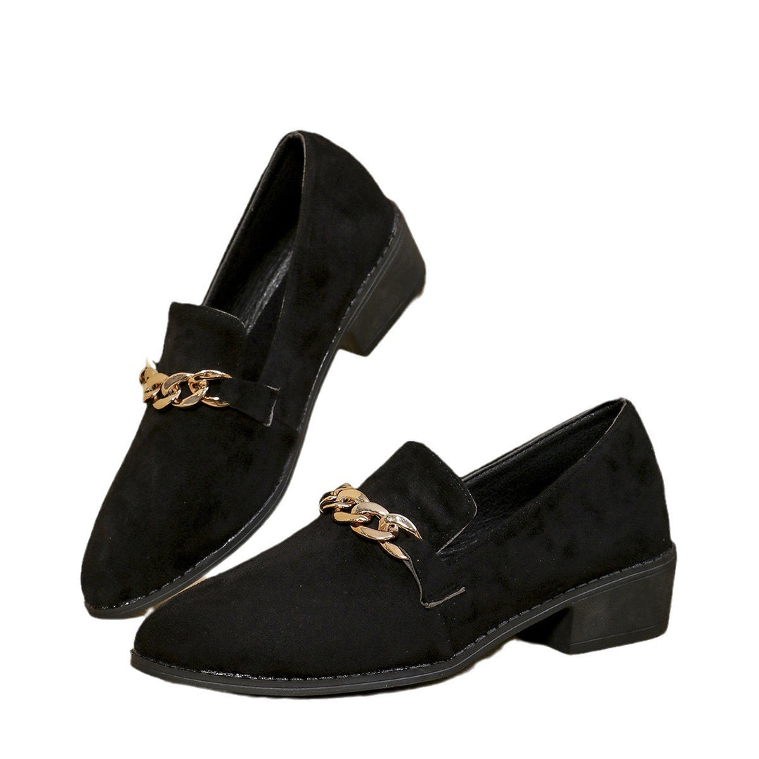 Damen Veloursleder-Loafer mit goldener Kettenapplikation und kleinem Blockabsatz Shop Nory