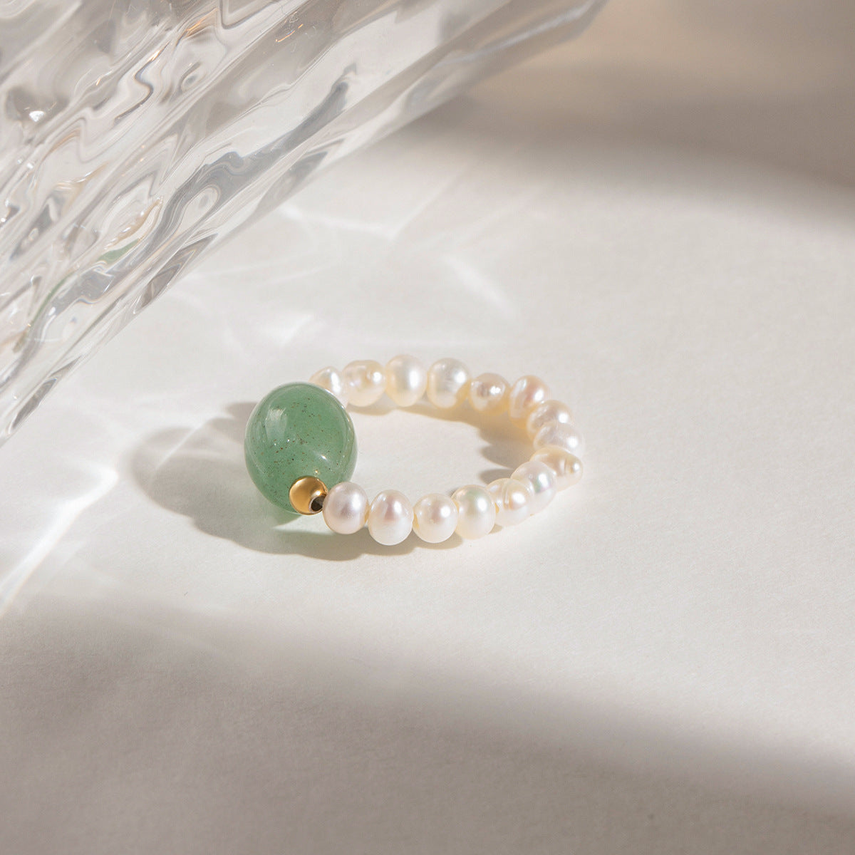 Damen elastisches Armband mit Perlen und grünem Jade-Element Shop Nory