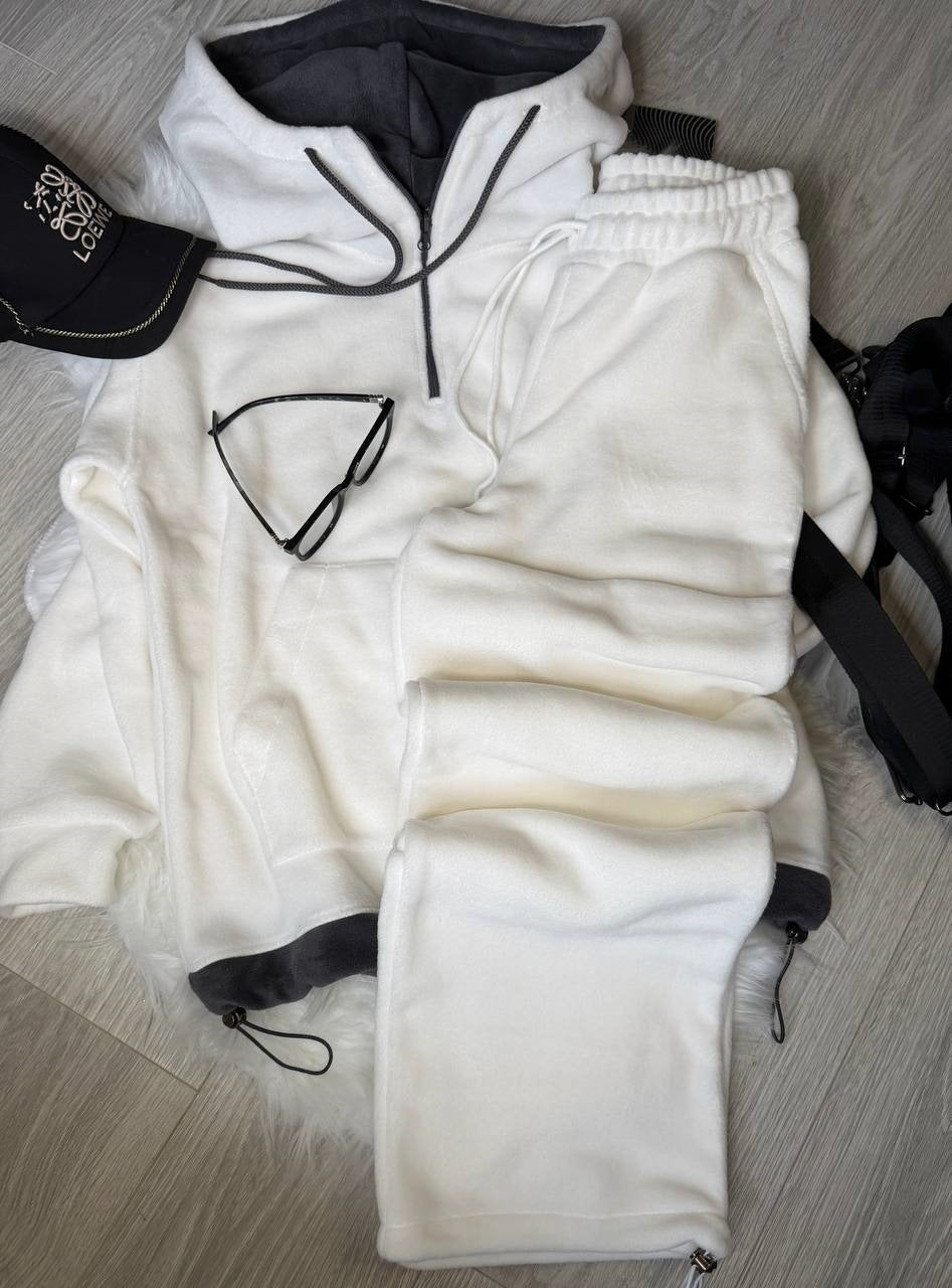 Damen Fleece-Loungewear-Set mit halbem Frontzip, gefütterter Kapuze und hochgeschnittener Komforthose Shop Nory