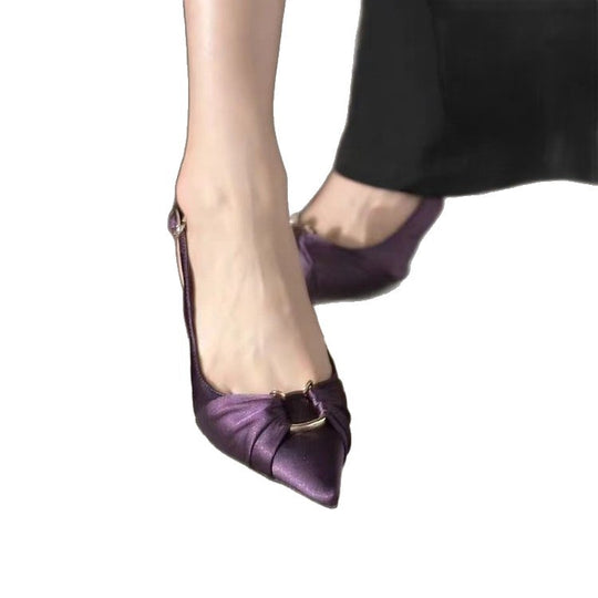 Damen Pumps mit Fersenriemen, spitzer Zehenpartie, gerafftem Vorderblatt und filigranem Stiletto Shop Nory