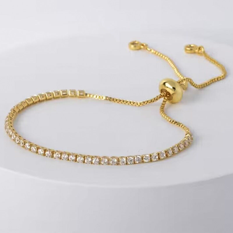 Damen Armband mit funkelnden Zirkonia Akzenten und einstellbarem Verschluss Shop Nory