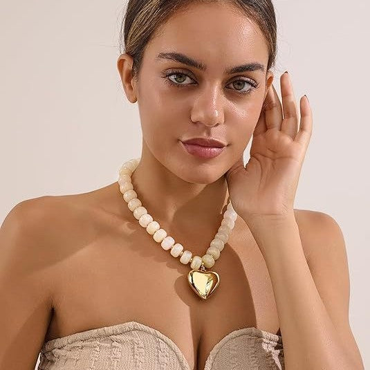 Damen Halskette mit herzförmigem Anhänger und bunten Holzperlen Shop Nory