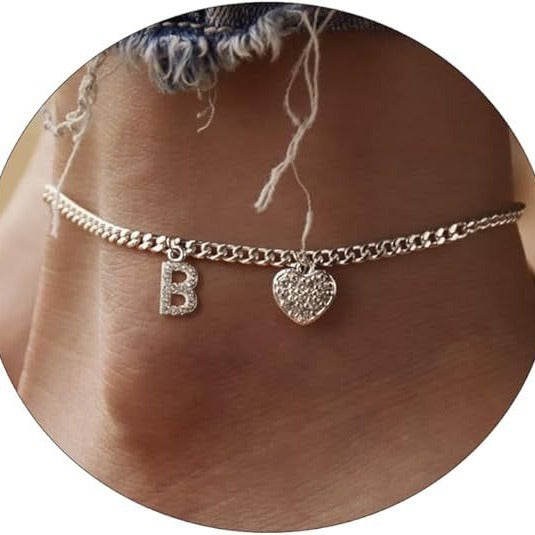 Damen Fußkettchen mit personalisiertem Buchstaben und funkelndem Herzanhänger Shop Nory
