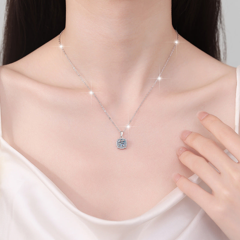 Damen elegante Halskette mit funkelndem Zirkonia-Anhänger Shop Nory