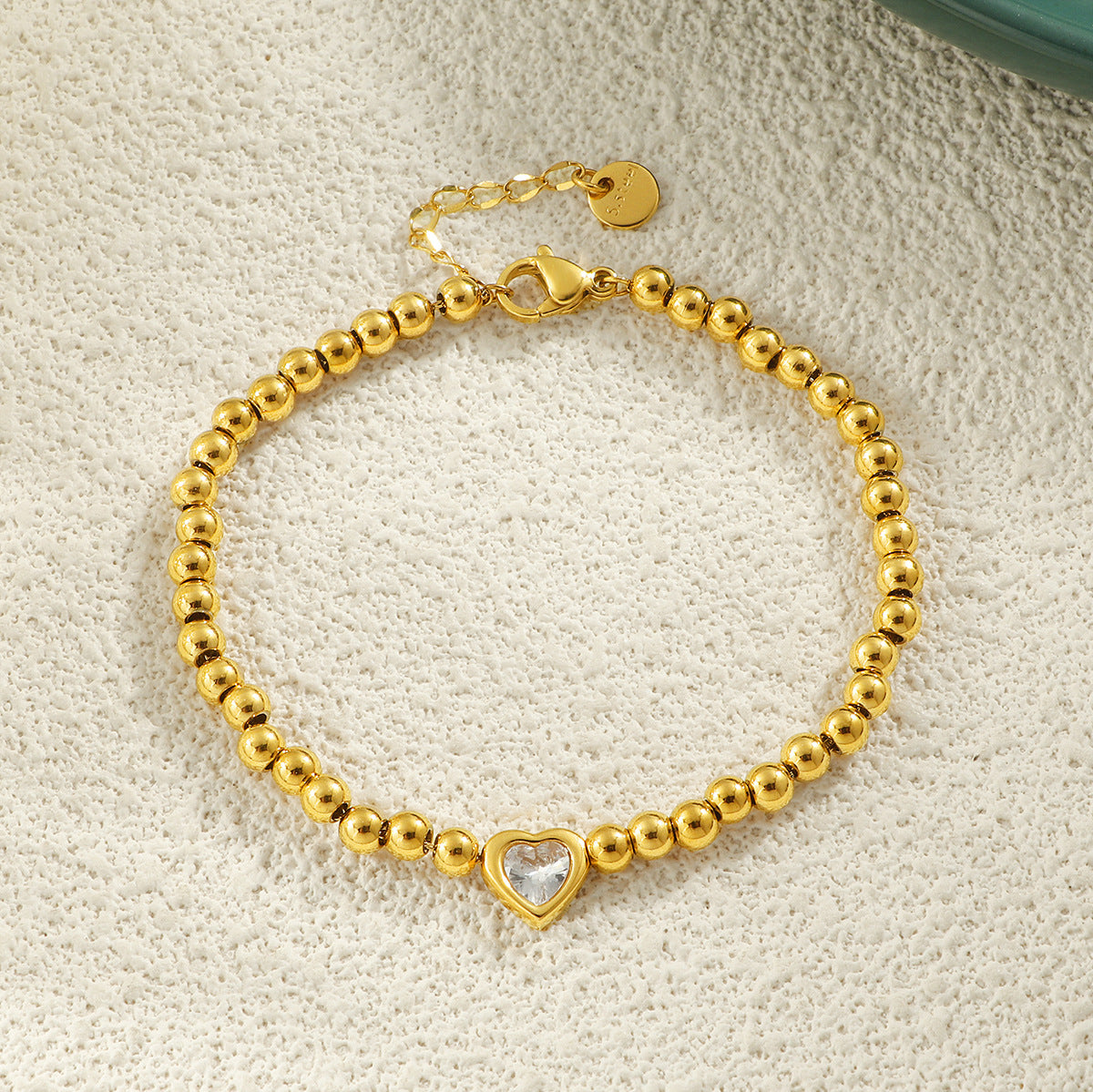 Damen Armband mit Herzen und Glitzerakzenten Shop Nory