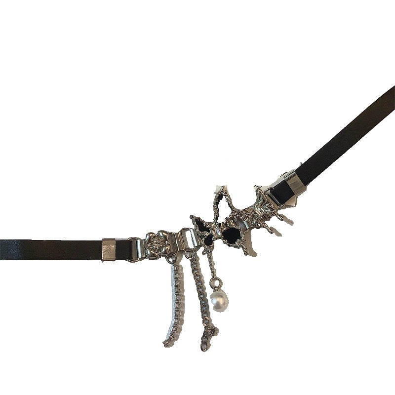 Damen Halsband mit kunstvollem Schmetterlingsanhänger und eleganten Perlenakzenten Shop Nory