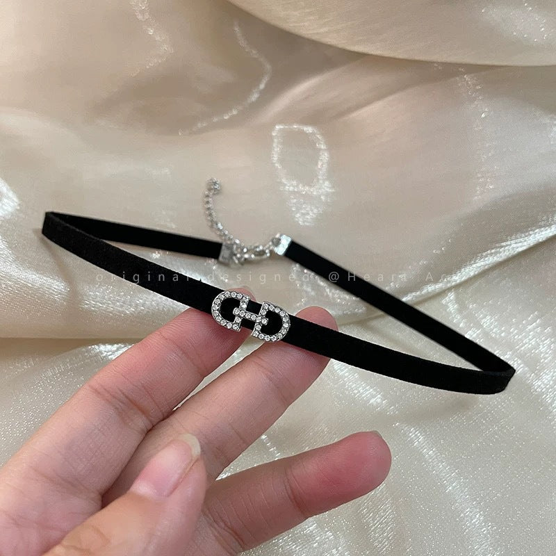 Damen Choker mit funkelndem Kristallverschluss Shop Nory