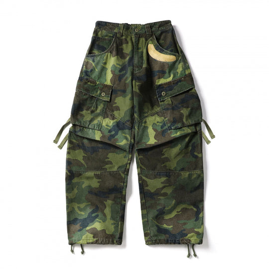 Unisex Locker geschnittene Cargo-Hose mit Bananen-Applikation, großen aufgesetzten Taschen und verstellbarem Saum Shop Nory