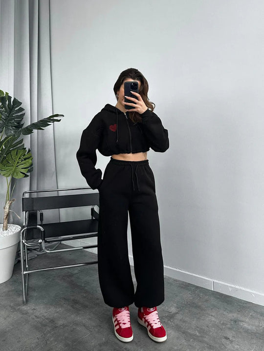 Damen Gekürztes Kapuzen‑Zip‑Set mit Herz‑Stickerei und weiter High‑Waist Jogginghose Shop Nory