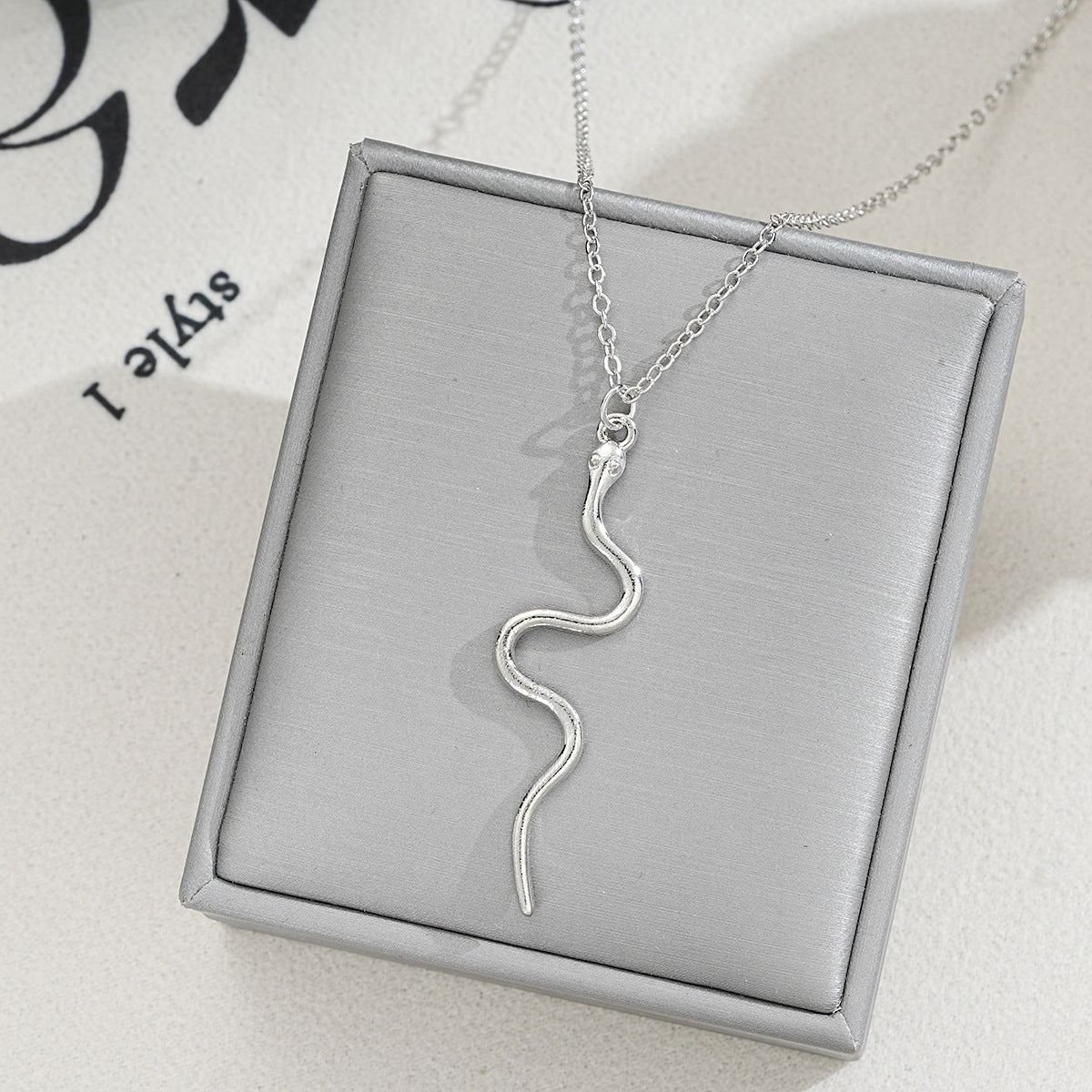 Damen Halskette mit geschwungenem Schlangendesign Shop Nory