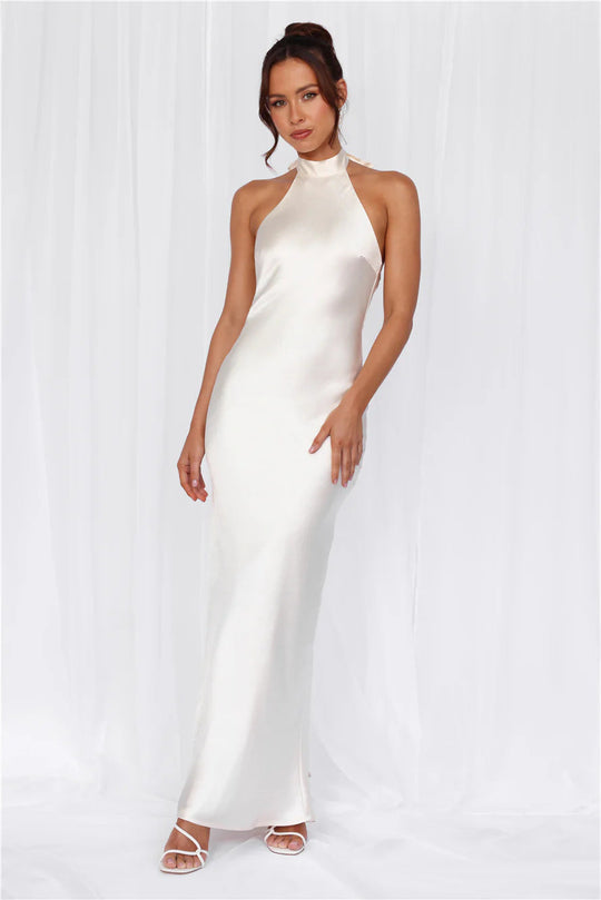 Damen Elegantes Satin-Maxikleid mit hohem Kragen und körpernahem Schnitt Shopnory