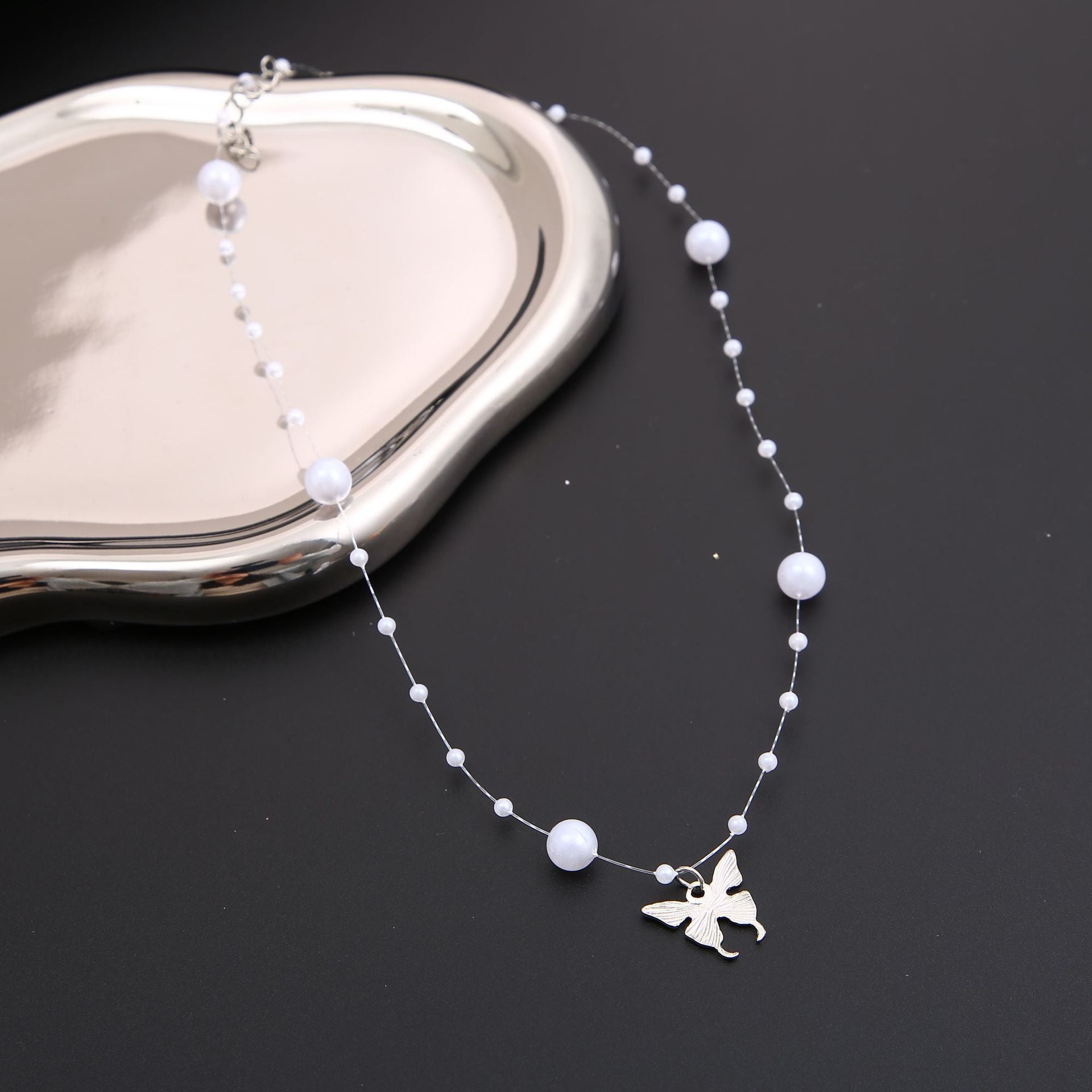 Damen Choker-Halskette mit floralen Details und Perlenakzenten Shop Nory