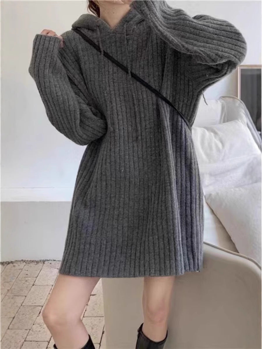 Damen Strick‑Kapuzenkleid mit gerippter Struktur und oversized Silhouette Shop Nory