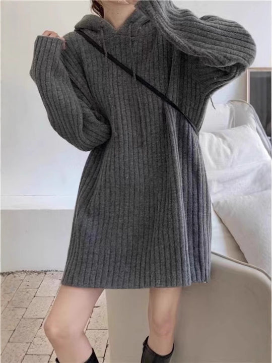 Damen Strick‑Kapuzenkleid mit gerippter Struktur und oversized Silhouette Shop Nory