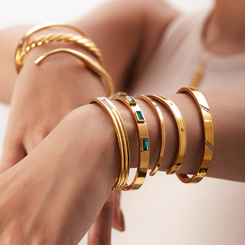 Damen Armreif mit elegantem Zirkonia-Besatz aus hochwertigem Edelstahl Shop Nory