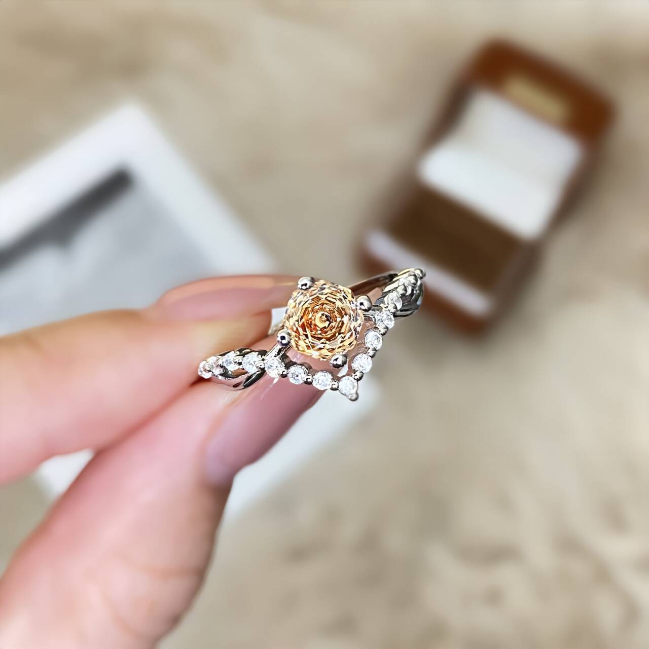 Damen Blossom Ring mit funkelnden Zirkonia Shop Nory