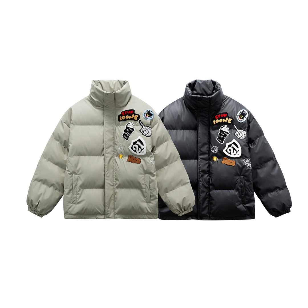 Unisex Boxy wattierte Oversize-Pufferjacke mit Stehkragen und Statement-Patchdetails Shop Nory
