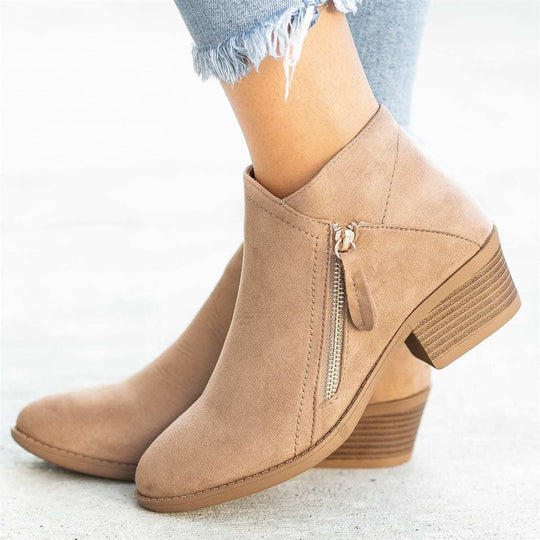 Damen nan elegante knöchelhohe Wildlederoptik-Stiefelette mit schlanker Rundspitze, seitlichem Metallreißverschluss und gestapeltem Blockabsatz Shop Nory