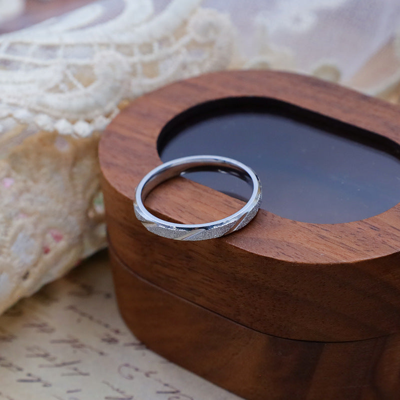 Damen Schmuckring mit eleganter Oberflächenstruktur Shop Nory