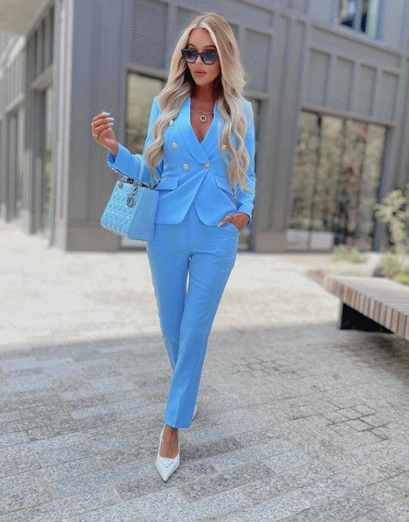 Damen Taillierter Hosenanzug mit tiefem Revers, Slim-Hose und goldenen Zierknöpfen Shop Nory
