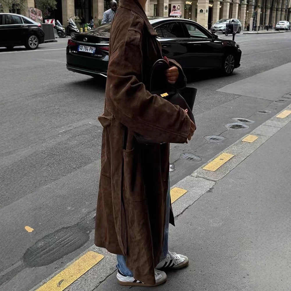 Damen Midilanger Oversize-Trenchcoat aus Veloursimitat mit doppelreihiger Knopfleiste, Schulterpatten und Bindegürtel Shop Nory