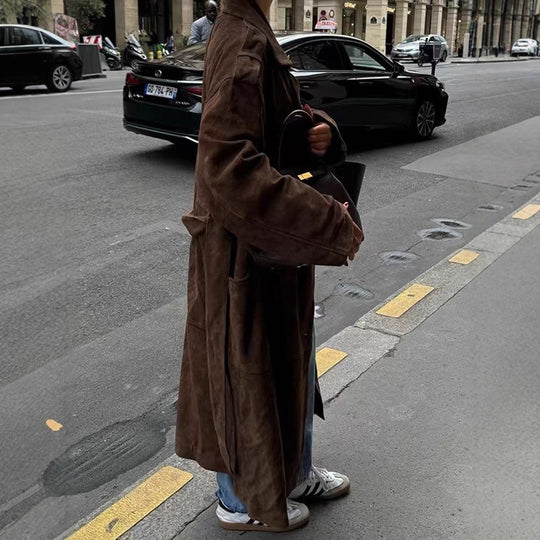 Damen Midilanger Oversize-Trenchcoat aus Veloursimitat mit doppelreihiger Knopfleiste, Schulterpatten und Bindegürtel Shop Nory