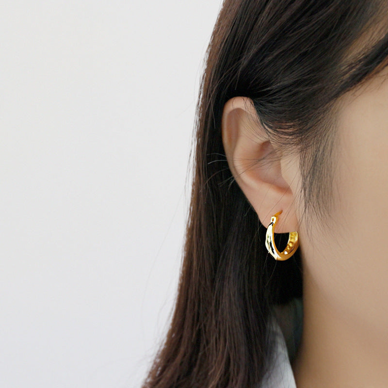 Damen Ohrringe mit modernem, kunstvollem Design und elegantem Glanz Shop Nory