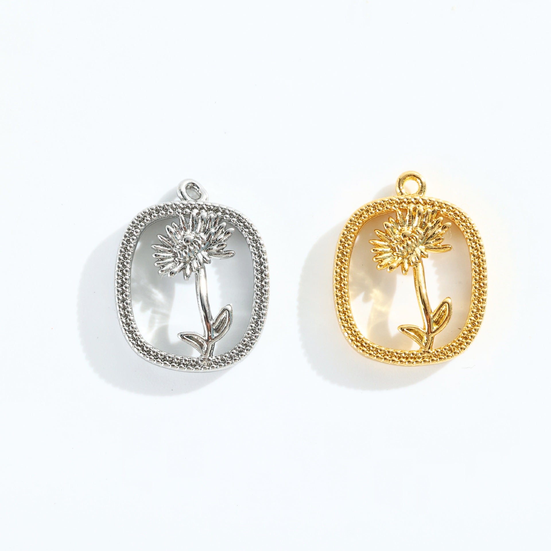 Schmuckanhänger mit floralem Design Shop Nory