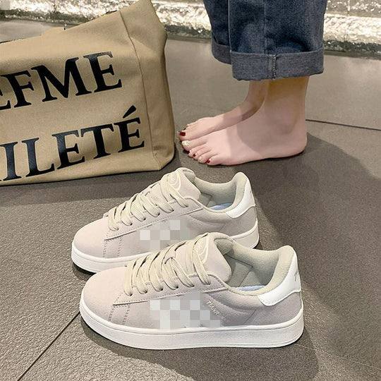 Damen niedriger Sneaker mit Gummisohle und Wildleder-Optik Shop Nory