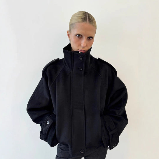Damen Kurze Oversize Wolljacke mit Stehkragen und Schulterklappen Shop Nory