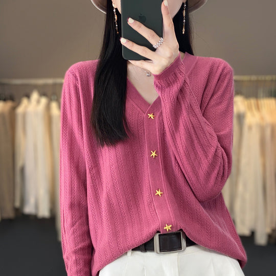 Damen Leichter V‑Ausschnitt-Cardigan mit strukturierter Längsrippe und Sternknöpfen Shop Nory