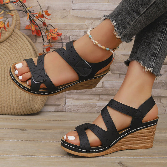 Damen Keil-Sandalen mit atmungsaktiven Riemen und komfortabler Fußbettung Shopnory