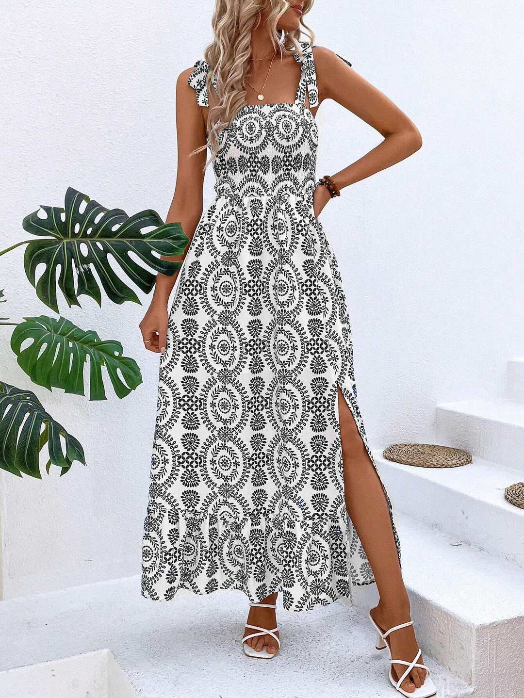 Damen Maxikleid mit Smok-Bustier, Bindeträgern und seitlichem Beinschlitz Shop Nory