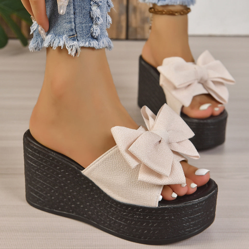 Damen-Wedge-Sandaletten mit dekorativem Schleifen-Detail und rutschfester Sohle Shopnory