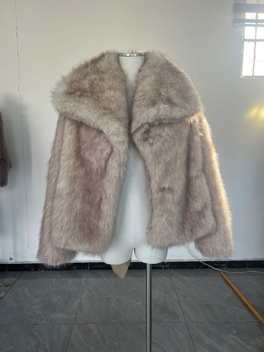 Damen Kurzbolero im Boxy-Cut aus veganem Shaggy-Kunstpelz mit XXL-Schalkragen Shop Nory