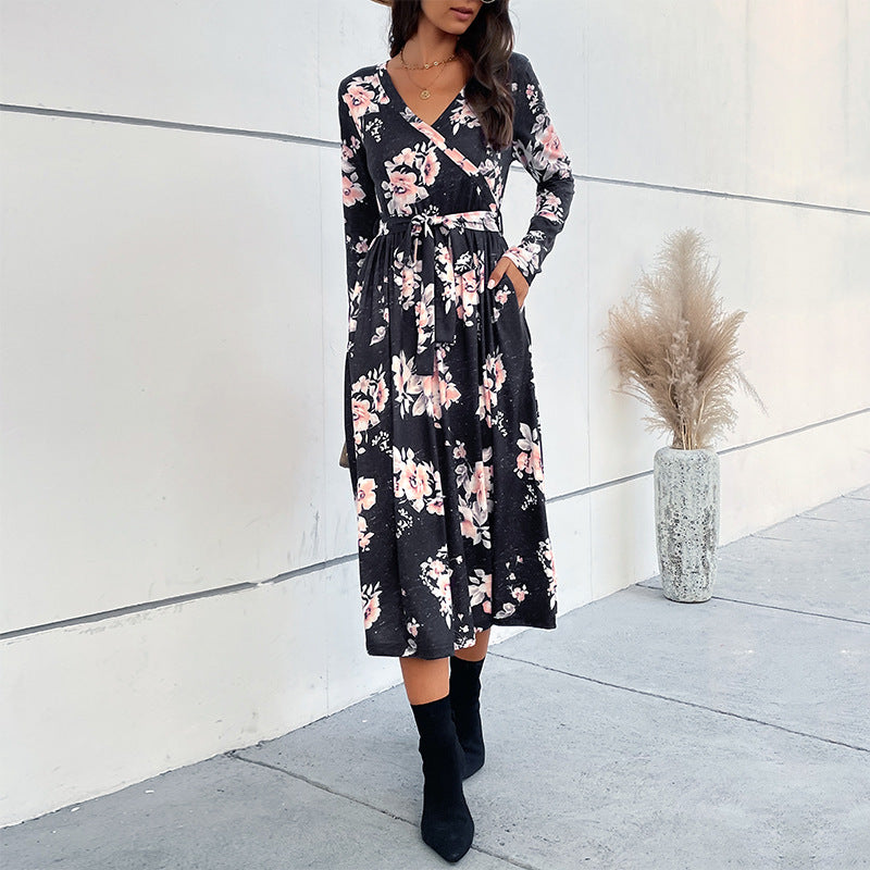 Damen Wickel-Midikleid mit tailliertem Bindegürtel, ausgestelltem Rock und V‑Ausschnitt Shop Nory